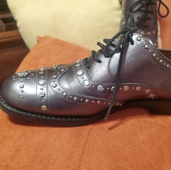 Beautiful Coach Loafers - Picture 3 of 8